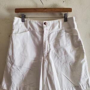 Xirena White Short  Size Medium.